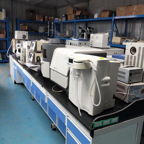 回收二手实验室仪器 二手制药厂实验室设备 实验室液相色谱仪