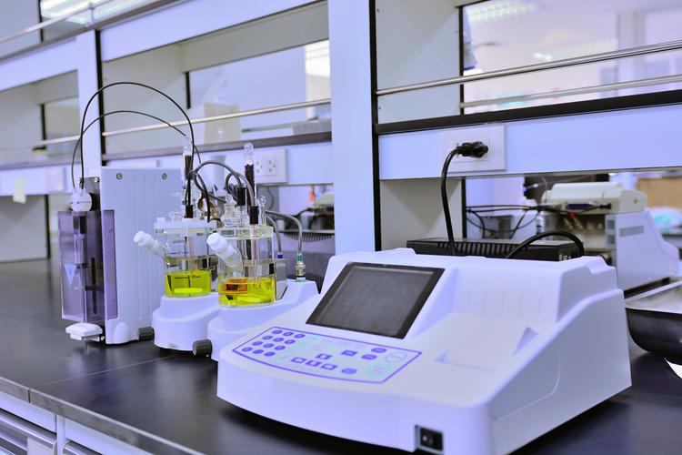实验室的设备化学成分分析, 实验室设备.